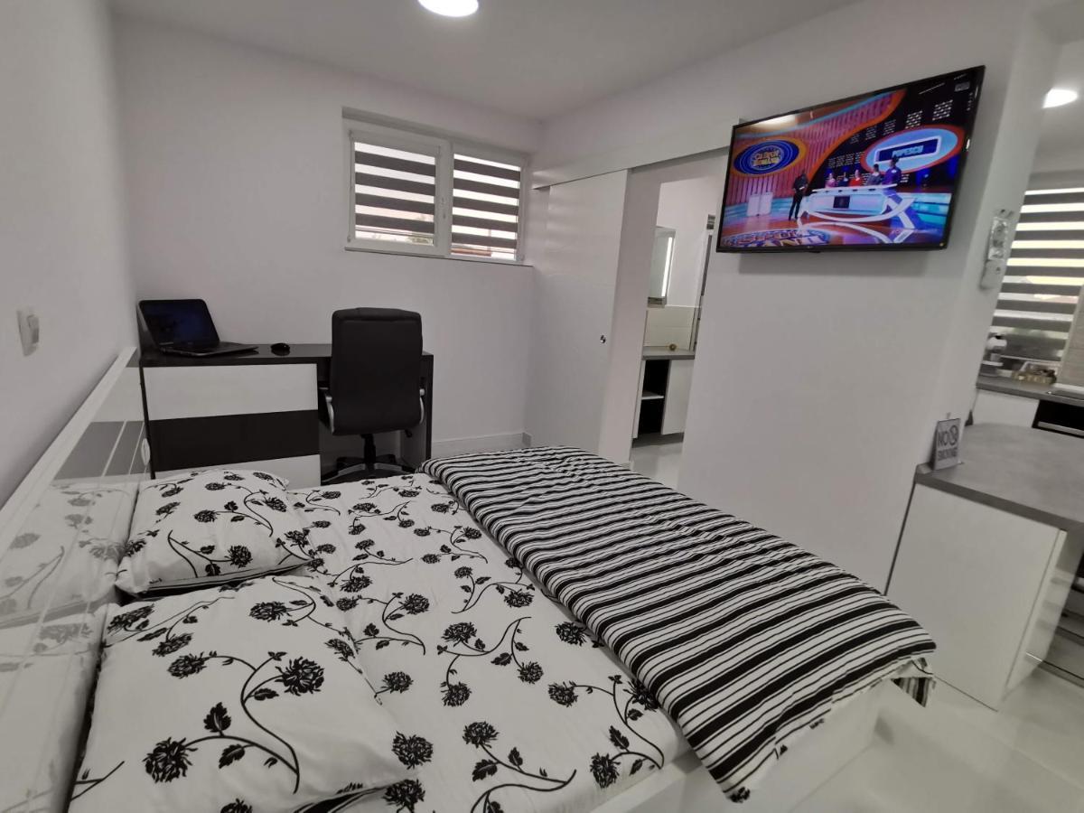 Casuta Cu Tei Villa Oradea Exteriör bild