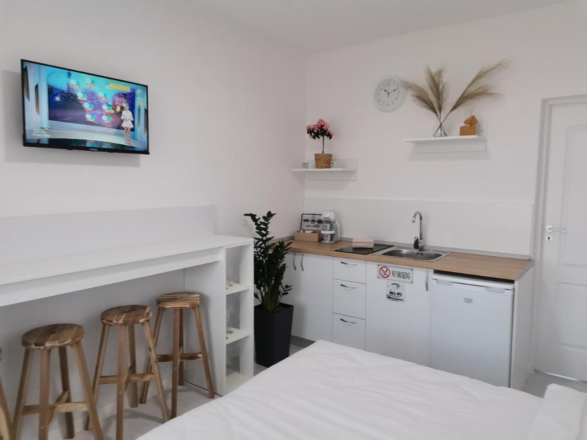 Casuta Cu Tei Villa Oradea Exteriör bild