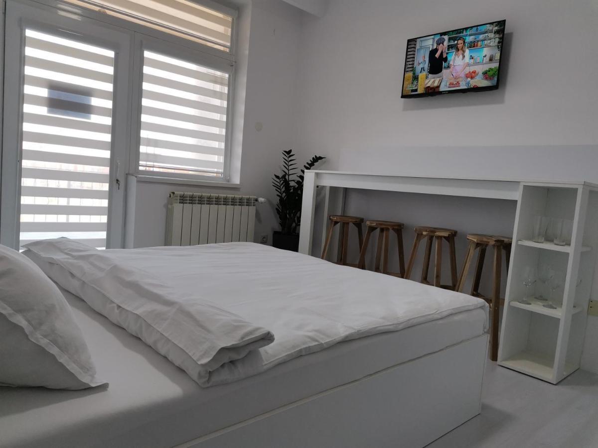 Casuta Cu Tei Villa Oradea Exteriör bild
