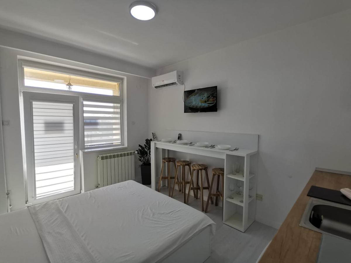 Casuta Cu Tei Villa Oradea Exteriör bild