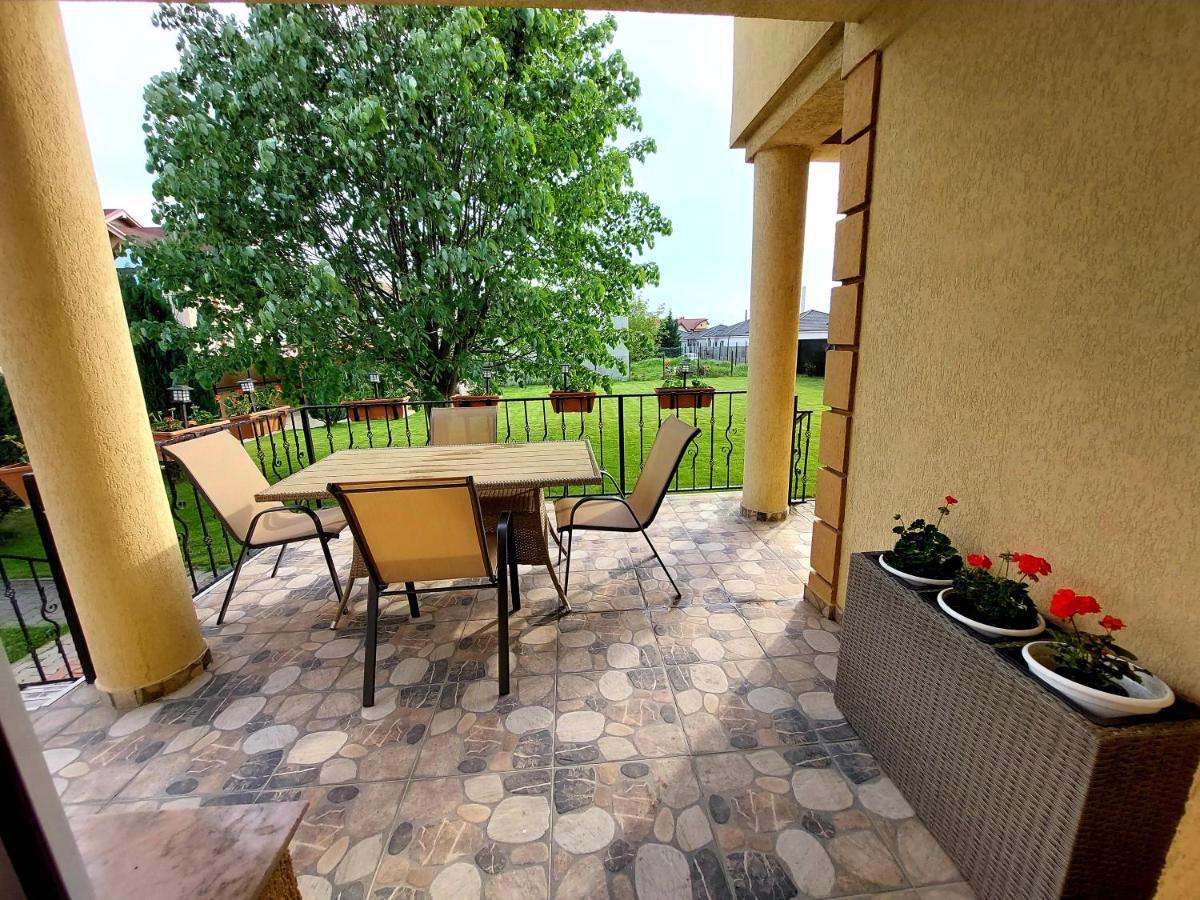 Casuta Cu Tei Villa Oradea Exteriör bild