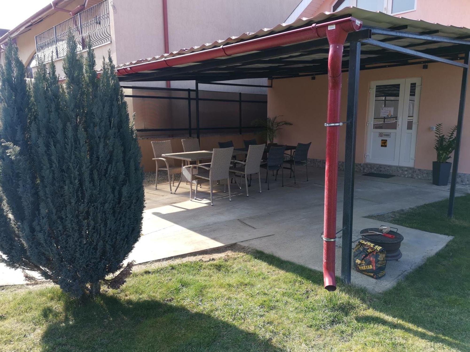 Casuta Cu Tei Villa Oradea Rum bild