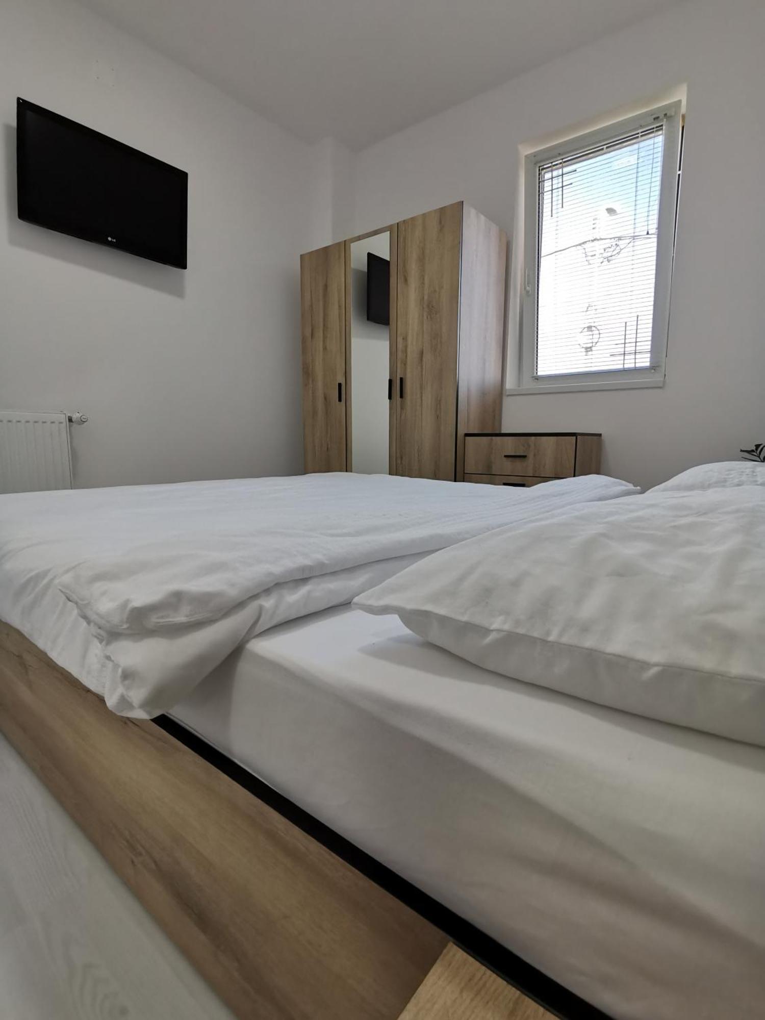 Casuta Cu Tei Villa Oradea Rum bild